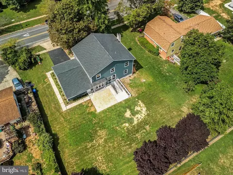 13813 Rippling Brook Dr, Silver Spring, MD 20906 photo 2