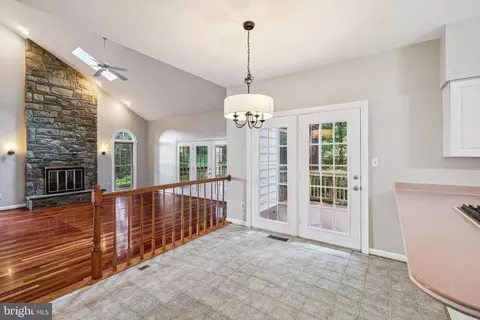 2300 Cranberry Ter, Silver Spring, MD 20906 photo 4