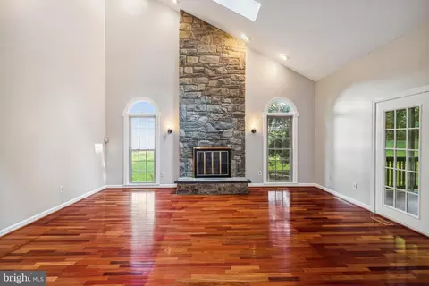 2300 Cranberry Ter, Silver Spring, MD 20906 photo 2