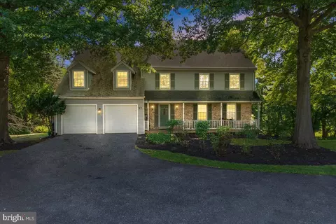 17 Oskaloosa Ct, Derwood, MD 20855