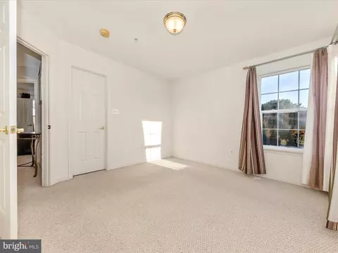 Bedroom - 13923 Schaeffer Rd, Boyds, MD 20841 photo 10 of 12