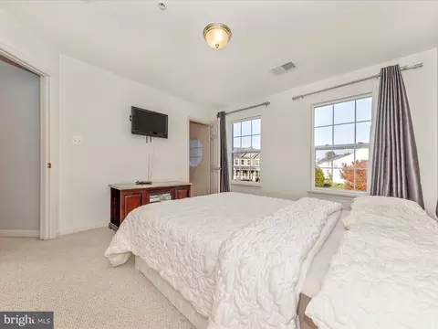 Bedroom - 13923 Schaeffer Rd, Boyds, MD 20841 photo 8 of 12