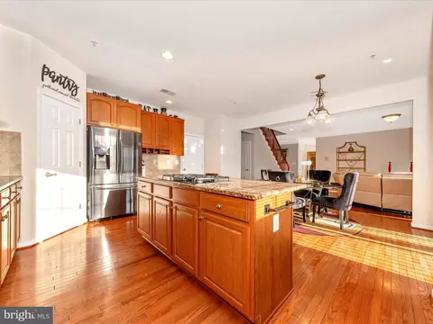 Kitchen - 13923 Schaeffer Rd, Boyds, MD 20841 photo 4 of 4