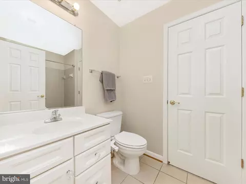 Bath - 13923 Schaeffer Rd, Boyds, MD 20841 photo 5 of 5