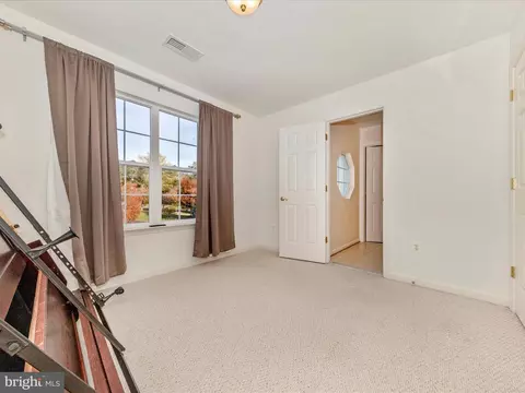 Bedroom - 13923 Schaeffer Rd, Boyds, MD 20841 photo 5 of 12