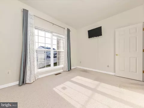 Bedroom - 13923 Schaeffer Rd, Boyds, MD 20841 photo 1 of 12