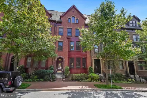 7818 Cadbury Ave, Potomac, MD 20854