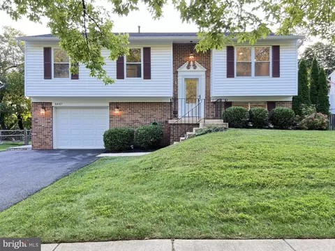 8447 Tea Rose Dr, Gaithersburg, MD 20879