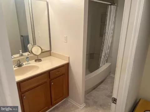 15100 Interlachen Dr #4-211, Silver Spring, MD 20906 photo 19