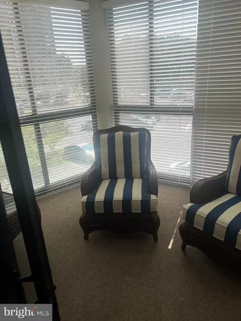 15100 Interlachen Dr #4-211, Silver Spring, MD 20906 photo 4