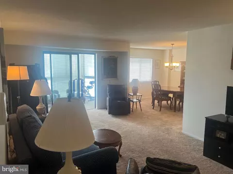 15100 Interlachen Dr #4-211, Silver Spring, MD 20906 photo 11