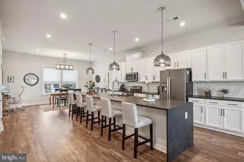 16272 Connors Way #32, Rockville, MD 20855
