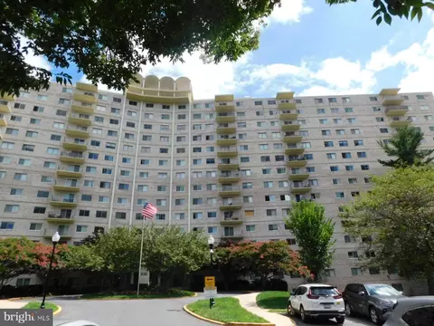1121 University Blvd W #1414-B, Silver Spring, MD 20902