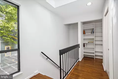 Entry Way - 304 Mississippi Ave, Silver Spring, MD 20910 photo 5 of 6