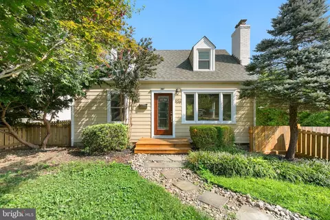 906 Maple Ave, Rockville, MD 20851