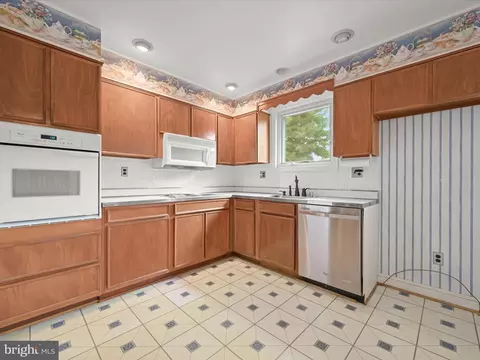 13205 Glenhill Rd, Silver Spring, MD 20904 photo 10