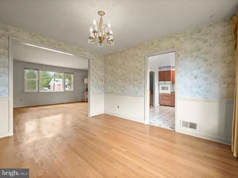 13205 Glenhill Rd, Silver Spring, MD 20904 photo 9