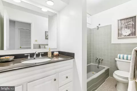 Bath - 715 Belgrade Rd N, Silver Spring, MD 20902 photo 2 of 2