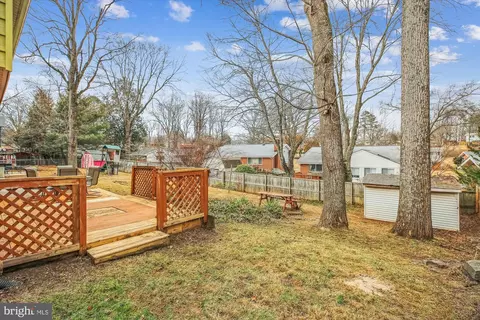 Exterior - 715 Belgrade Rd N, Silver Spring, MD 20902 photo 3 of 6