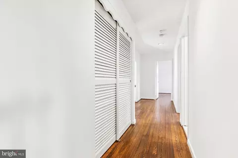 Entry Way - 715 Belgrade Rd N, Silver Spring, MD 20902 photo 5 of 5