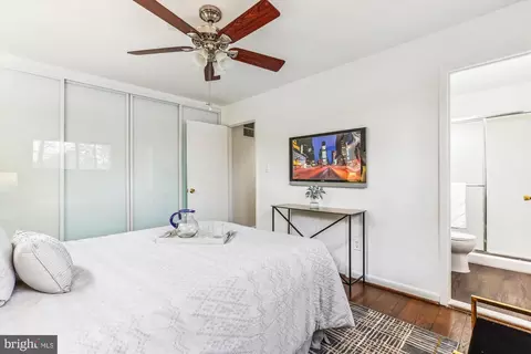 Bedroom - 715 Belgrade Rd N, Silver Spring, MD 20902 photo 3 of 5
