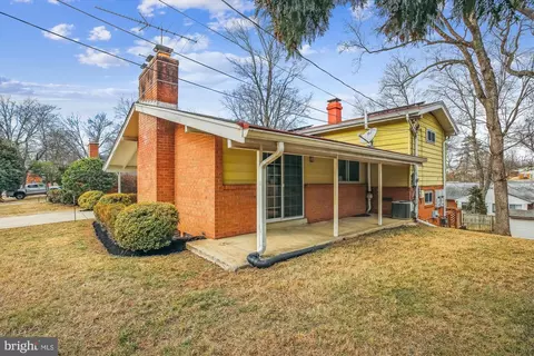 Exterior - 715 Belgrade Rd N, Silver Spring, MD 20902 photo 5 of 6