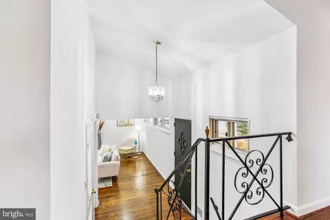 Entry Way - 715 Belgrade Rd N, Silver Spring, MD 20902 photo 3 of 5