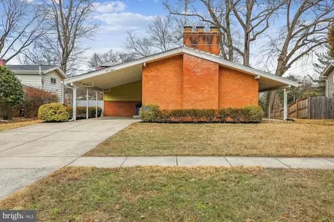 715 Belgrade Rd N, Silver Spring, MD 20902