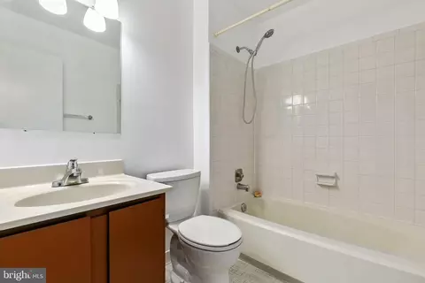 Bath - 10526 Georgia Ave, Silver Spring, MD 20902 photo 3 of 3