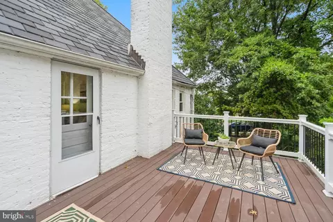 Exterior - 9313 Colesville Rd, Silver Spring, MD 20901 photo 5 of 11