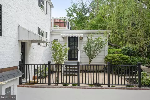 Exterior - 9313 Colesville Rd, Silver Spring, MD 20901 photo 8 of 11