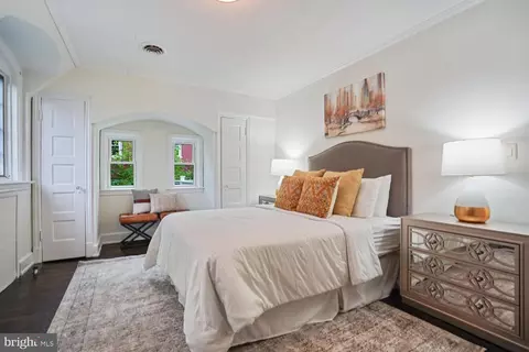 Bedroom - 9313 Colesville Rd, Silver Spring, MD 20901 photo 5 of 11