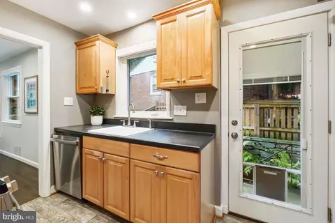 209 Whitmoor Ter, Silver Spring, MD 20901 photo 19