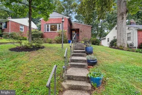 209 Whitmoor Ter, Silver Spring, MD 20901 photo 2