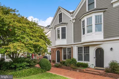 7453 Arlington Rd, Bethesda, MD 20814