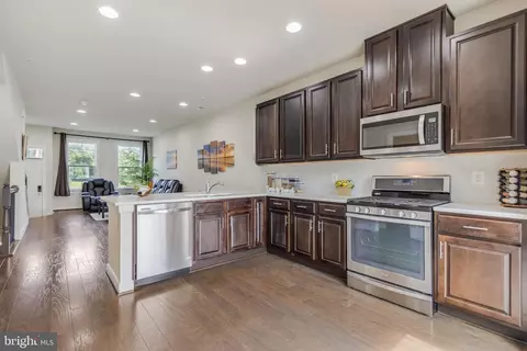 9810 Fields Rd, Gaithersburg, MD 20878 photo 11