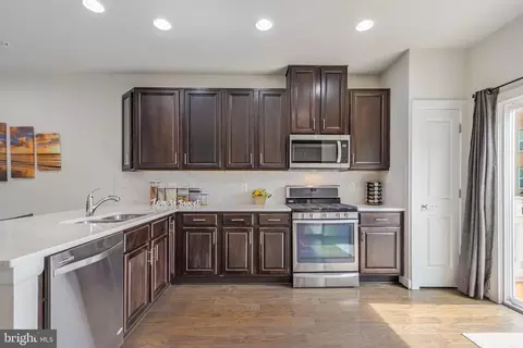 9810 Fields Rd, Gaithersburg, MD 20878 photo 12