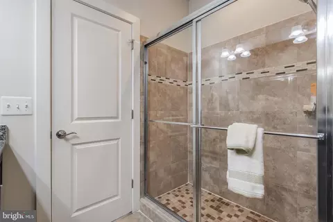 9810 Fields Rd, Gaithersburg, MD 20878 photo 28