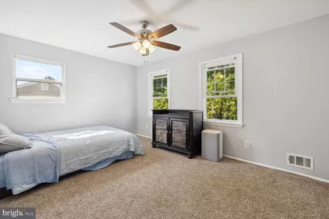 Bedroom - 17109 Butler Rd, Poolesville, MD 20837 photo 3 of 4