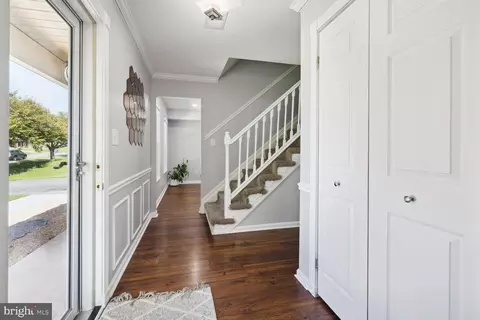 Entry Way - 17109 Butler Rd, Poolesville, MD 20837 photo 2 of 5