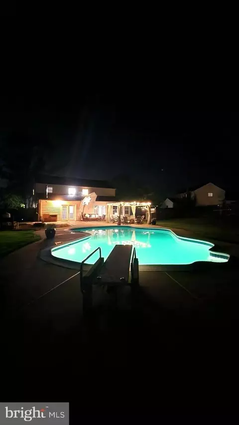 Exterior - 17109 Butler Rd, Poolesville, MD 20837 photo 9 of 9