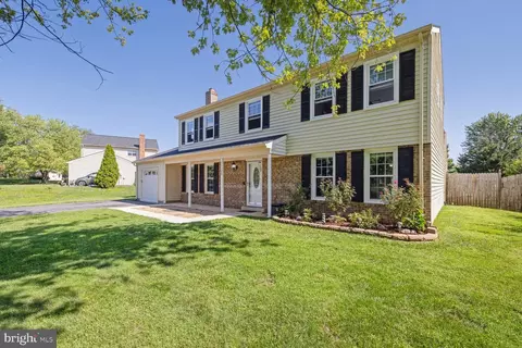Exterior - 17109 Butler Rd, Poolesville, MD 20837 photo 4 of 9