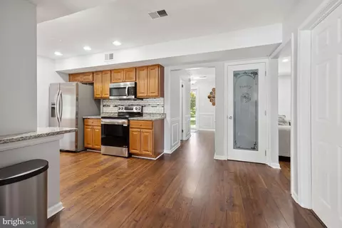 Entry Way - 17109 Butler Rd, Poolesville, MD 20837 photo 3 of 5