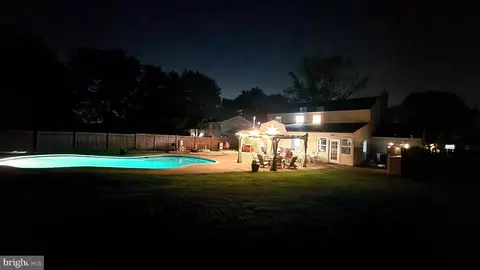 Exterior - 17109 Butler Rd, Poolesville, MD 20837 photo 6 of 9