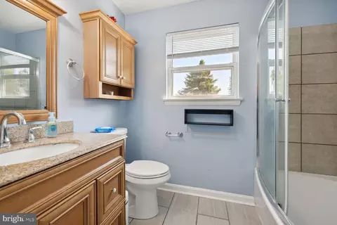 Bath - 17109 Butler Rd, Poolesville, MD 20837 photo 2 of 2