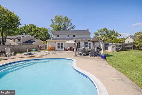 Exterior - 17109 Butler Rd, Poolesville, MD 20837 photo 7 of 9