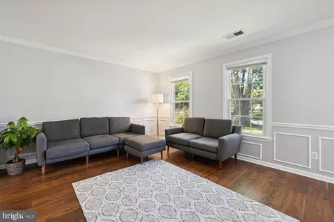 Living - 17109 Butler Rd, Poolesville, MD 20837 photo 8 of 8