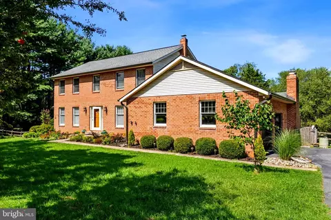 1021 Hawlings Rd, Brookeville, MD 20833