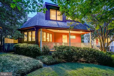 6 Montgomery Ave, Takoma Park, MD 20912