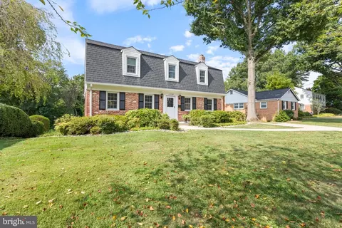 11729 Devilwood Dr, Potomac, MD 20854 photo 2